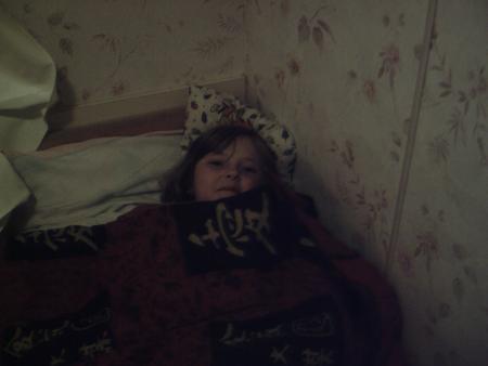 sarah cette fois dans son lit a la caravanne bonne nuit ma belle je t aime