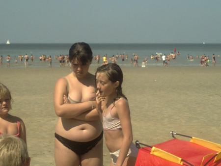 aline et marine sur la plage